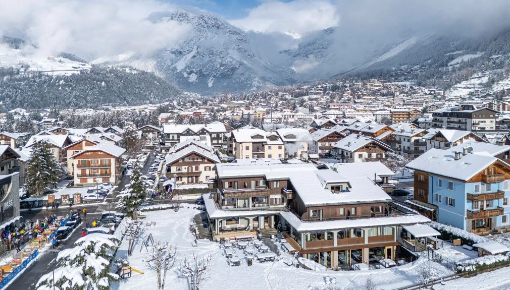 Hotel Nevada ski in - ski out Hotel Nevada Bormio - direkt an Seilbahn und Piste