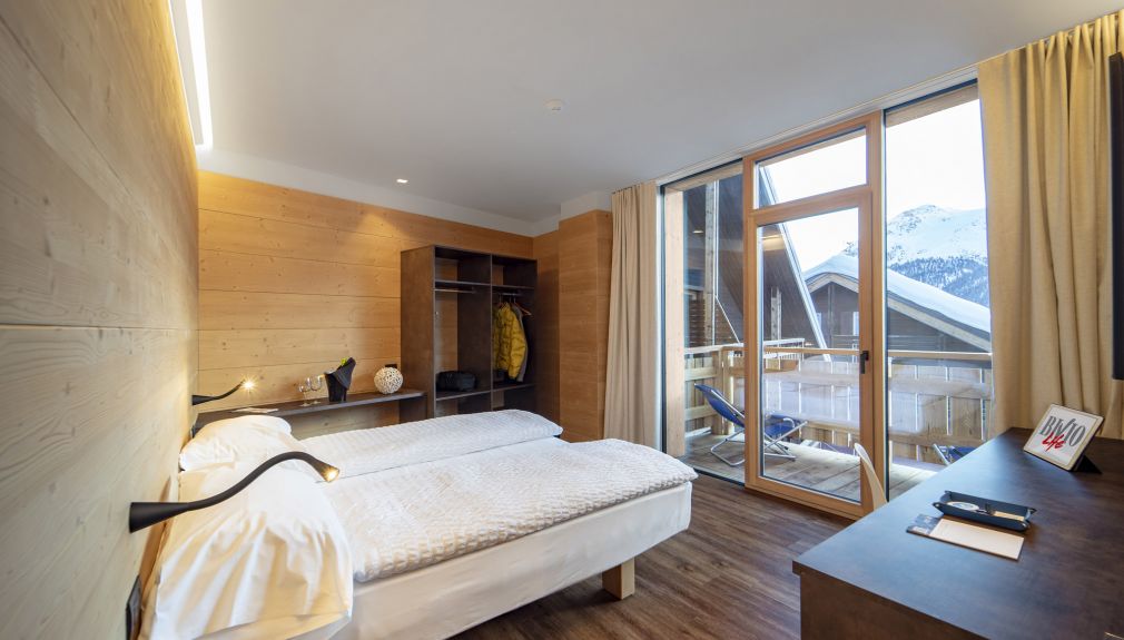 italien, livigno, snowboard reisen, skiurlaub, berlin bus, busreisen, gruppenreisen, skireisen, sporthotel, kinder ski, sportclub, skihütte, preiswert, alpen village, familienreisen