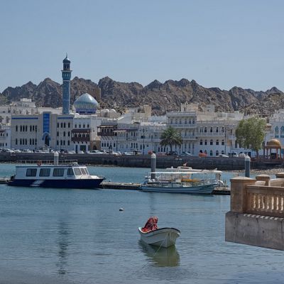 mittlerer osten, oman, motorrad, motorradreisen, touren, gruppenreise, rundfahrten,  preiswert, günstig, wüste, Dubai, Sohar, Hajar Gebirge, Al Musanaah, Muscat, Sur, Wadi Shab, Wadi Bani Khaled, Nizwa, Jabel Shams, Al Hamra, Misfakh, Ibri