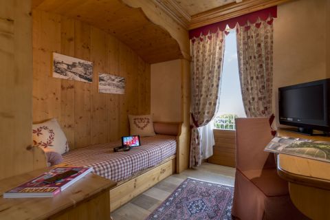 italien, bormio, Santa Caterina - Valdidentro, livigno, snowboard reisen, skiurlaub, berlin bus, busreisen, gruppenreisen, skireisen, sporthotel, kinder ski, sportclub, skihütte, preiswert, san lorenzo, familienreisen