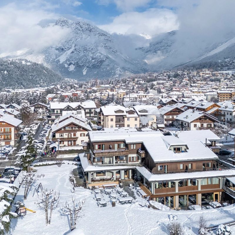 Hotel Nevada ski in - ski out Hotel Nevada Bormio - direkt an Seilbahn und Piste