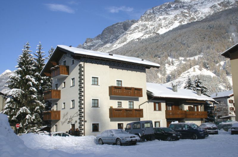 italien, bormio, Santa Caterina - Valdidentro, livigno, snowboard reisen, skiurlaub, berlin bus, busreisen, gruppenreisen, skireisen, sporthotel, kinder ski, sportclub, skihütte, preiswert, familienreisen